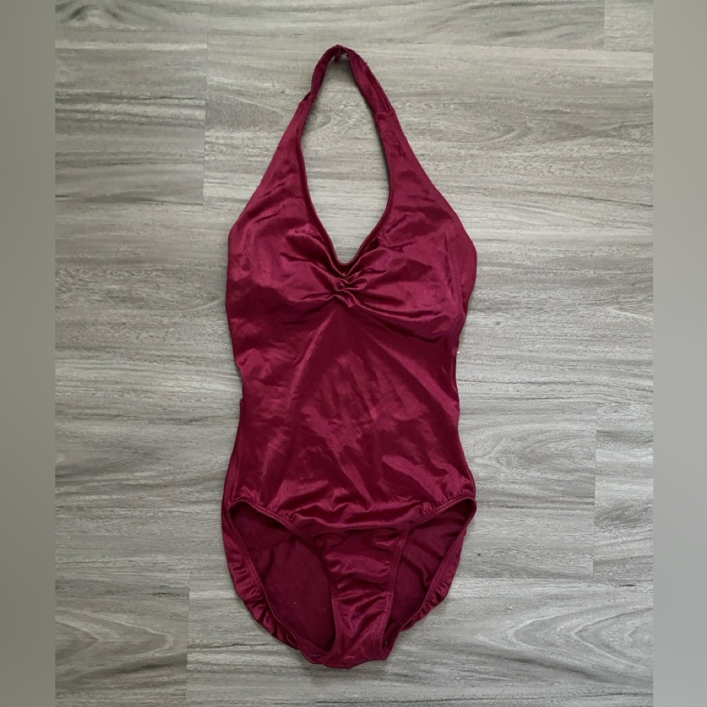 Red Vintage Danskin Halter Leo♥️💋